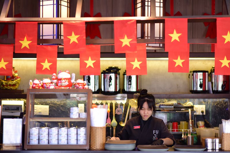 Friendly Wing Snob service team ready to assist guests